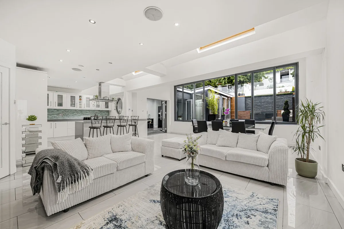5 bed house for sale — West Wickham, BR4 9DN