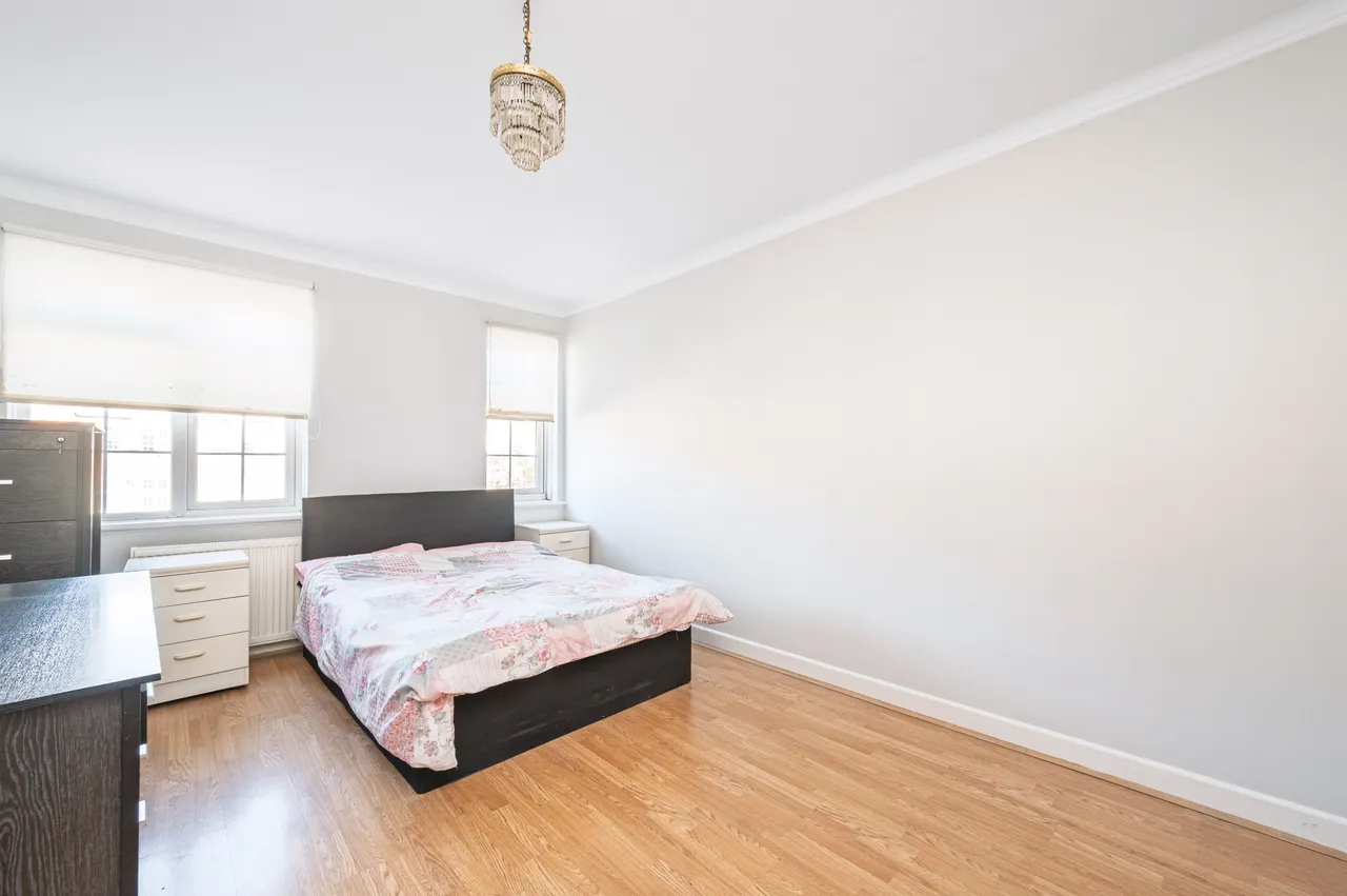 London, NW11, photo 4