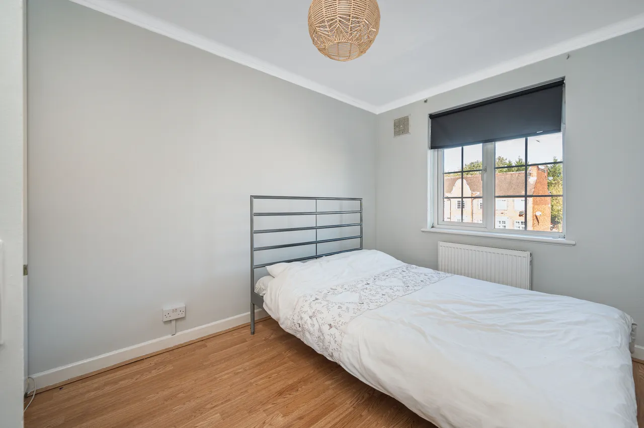 London, NW11, photo 5