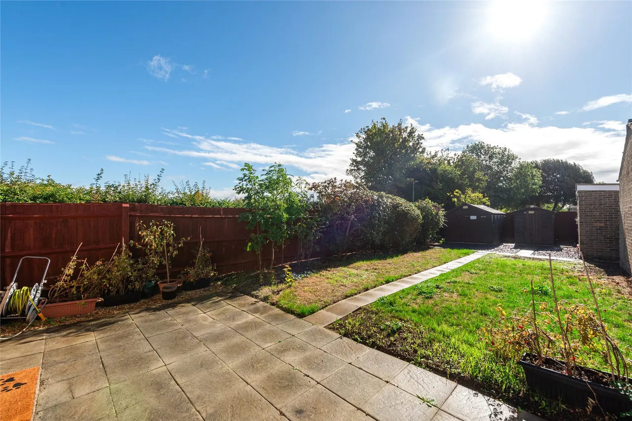 Lewis Close, Newport Pagnell, MK16, photo 10