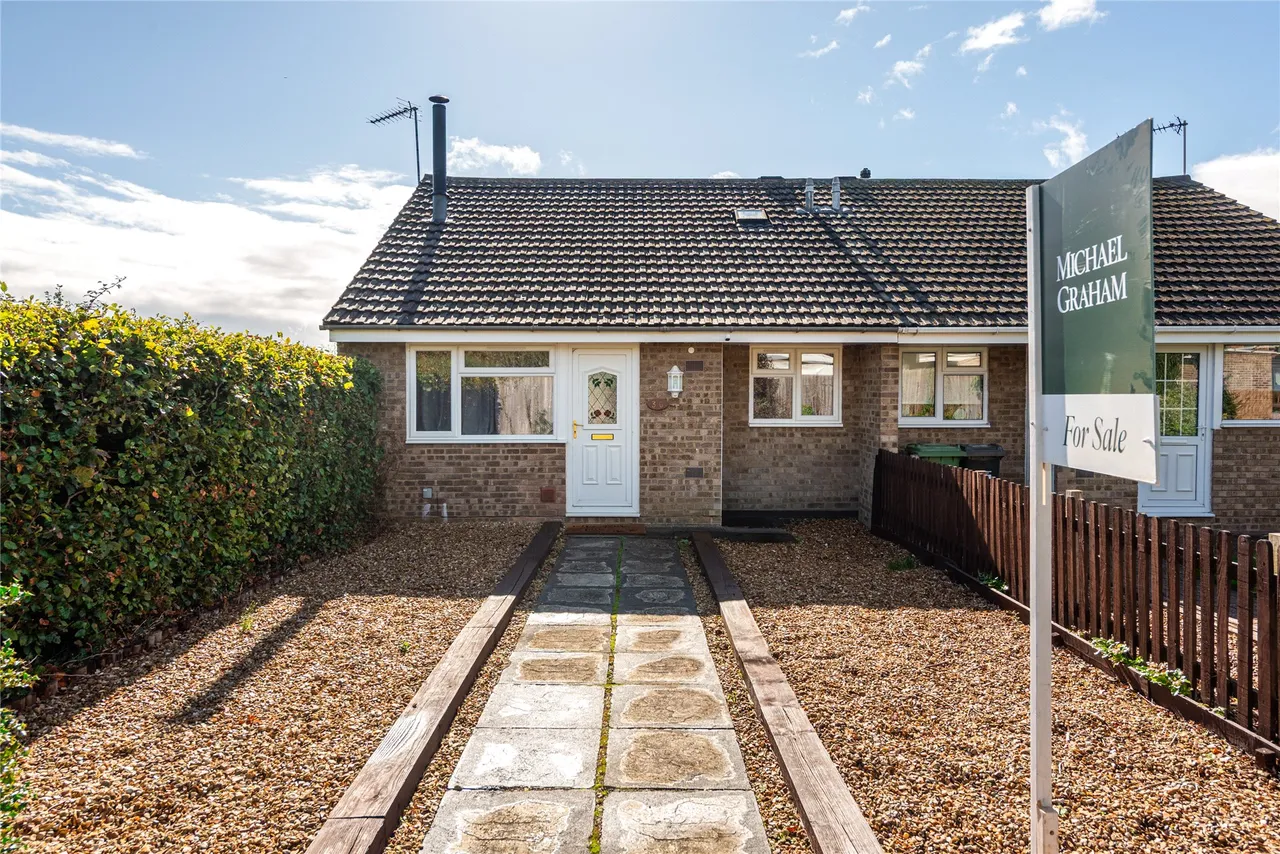 Lewis Close, Newport Pagnell, MK16, photo 2