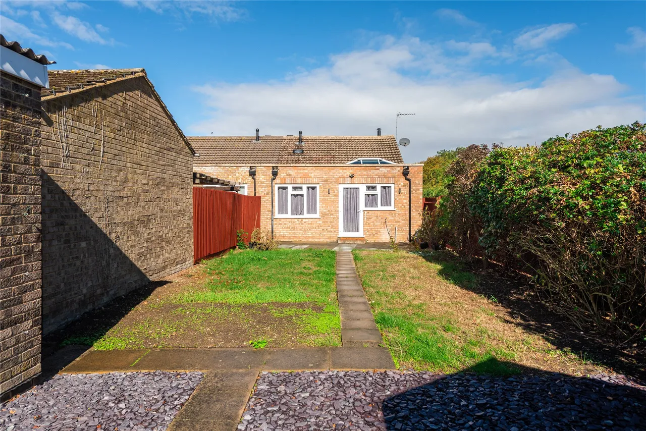 Lewis Close, Newport Pagnell, MK16, photo 12