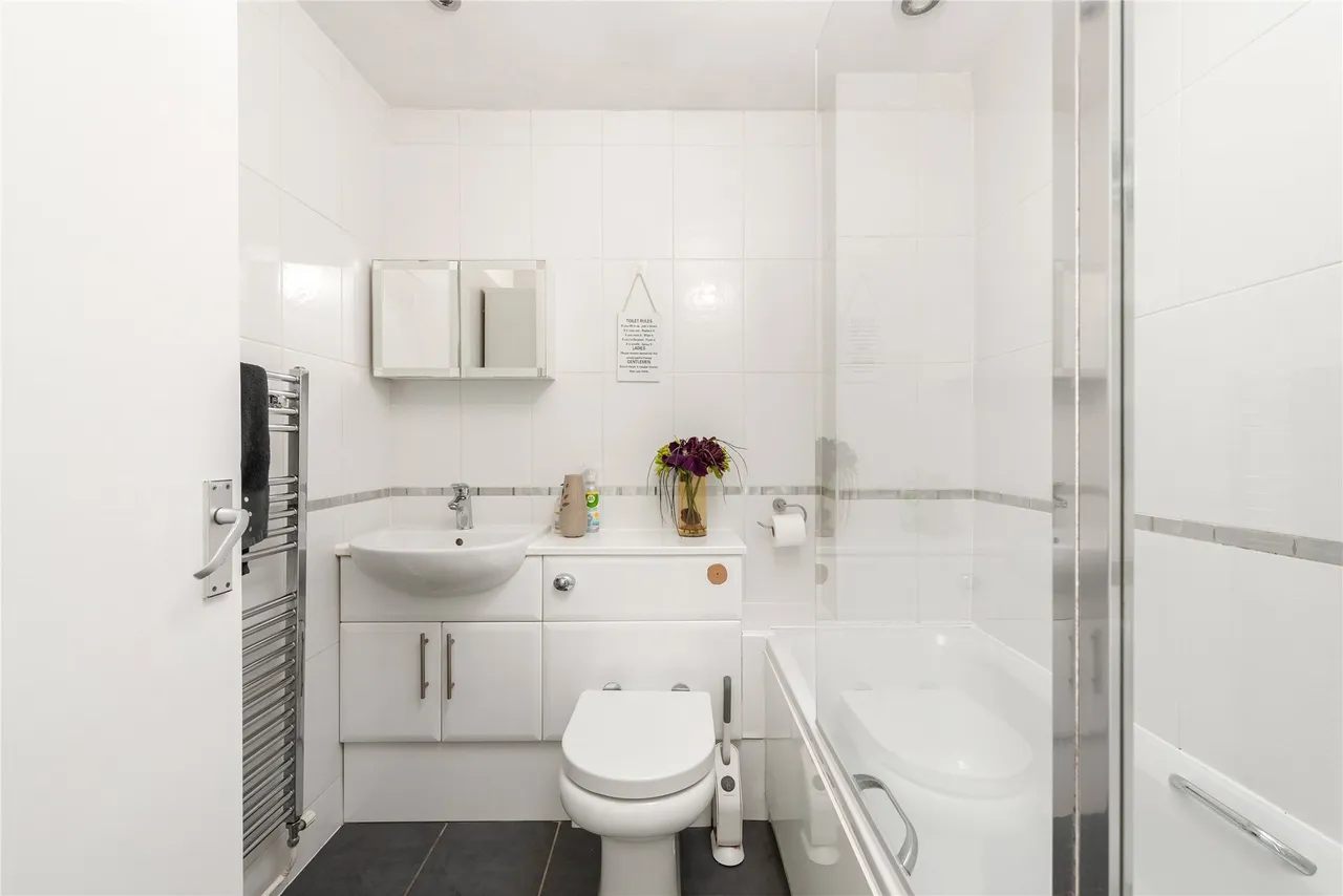 Lewis Close, Newport Pagnell, MK16, photo 8