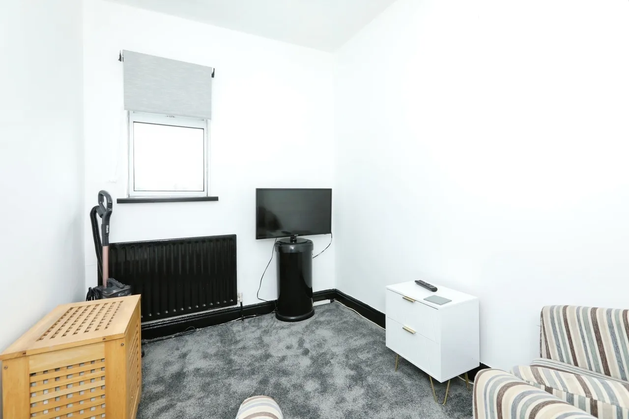 Limpsfield Road, Sheffield, S9, photo 8
