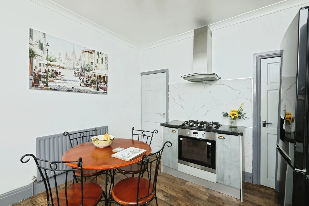 Limpsfield Road, Sheffield, S9, photo 4
