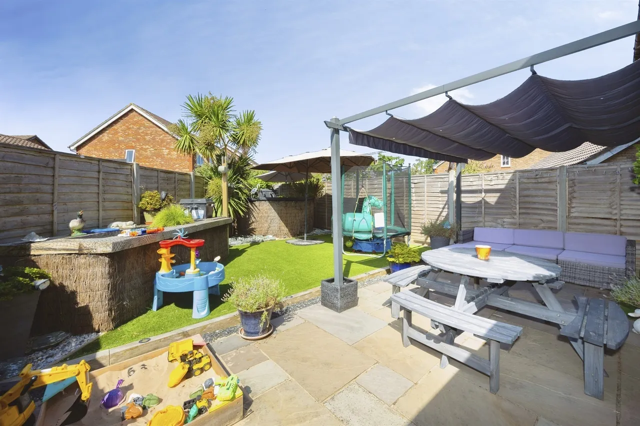Smithy Drive, Kingsnorth, Ashford, photo 5