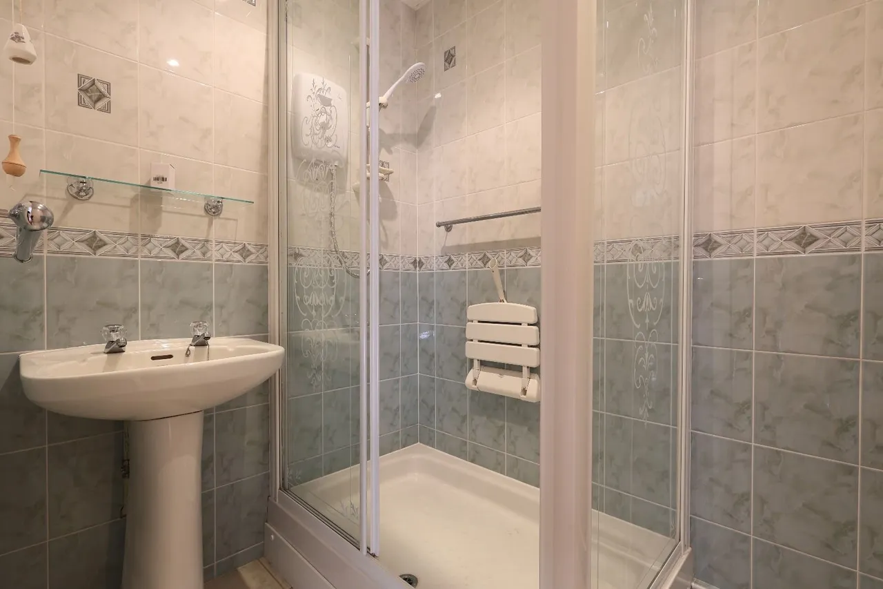 Greenway Lane, Charlton Kings, Cheltenham, GL52 6LA, photo 8