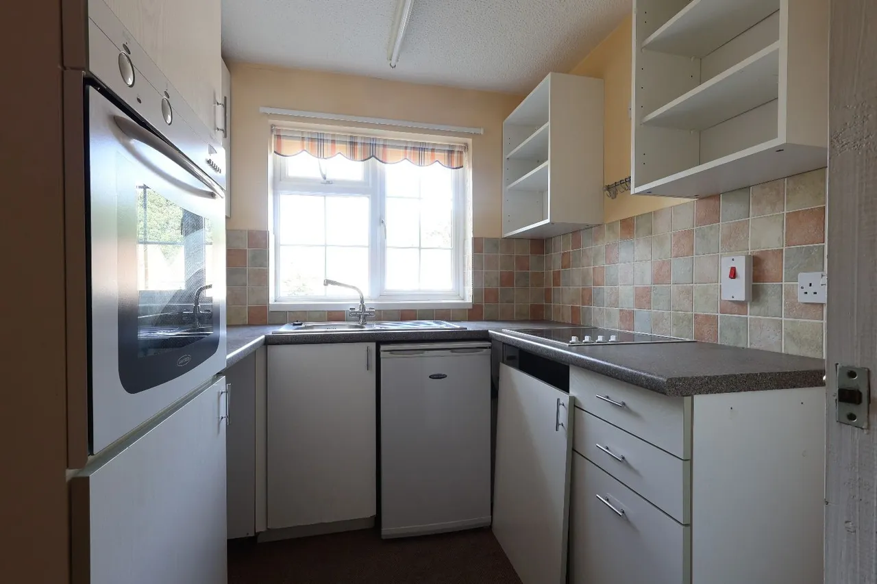 Greenway Lane, Charlton Kings, Cheltenham, GL52 6LA, photo 5