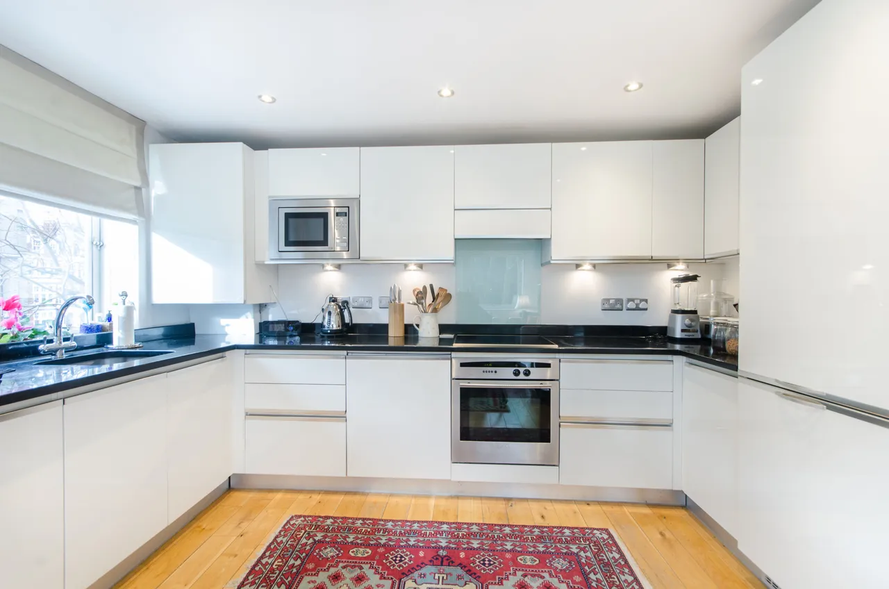 12 Elm Park House, Fulham Road, London, photo 3