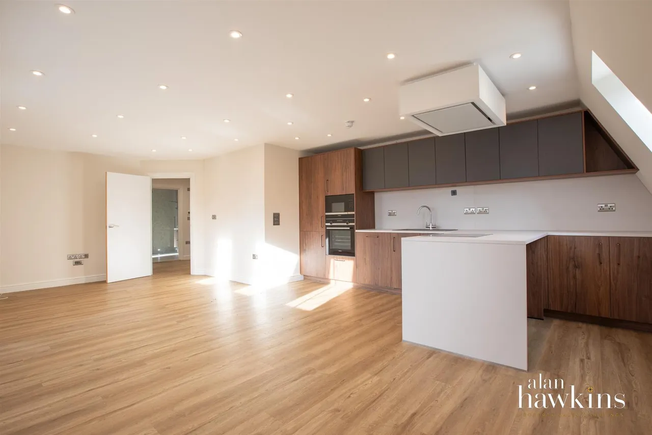 Andrews Court, Lyneham, photo 5