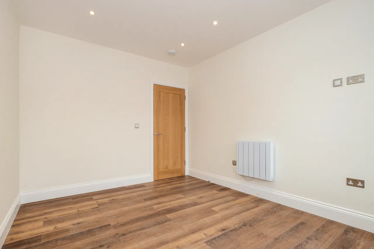 High Street, Rickmansworth Fees Apply, WD3, photo 6
