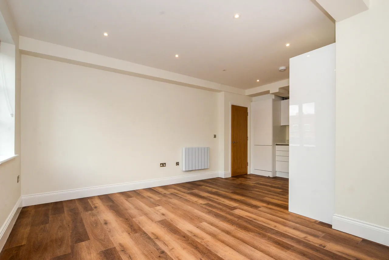 High Street, Rickmansworth Fees Apply, WD3, photo 4