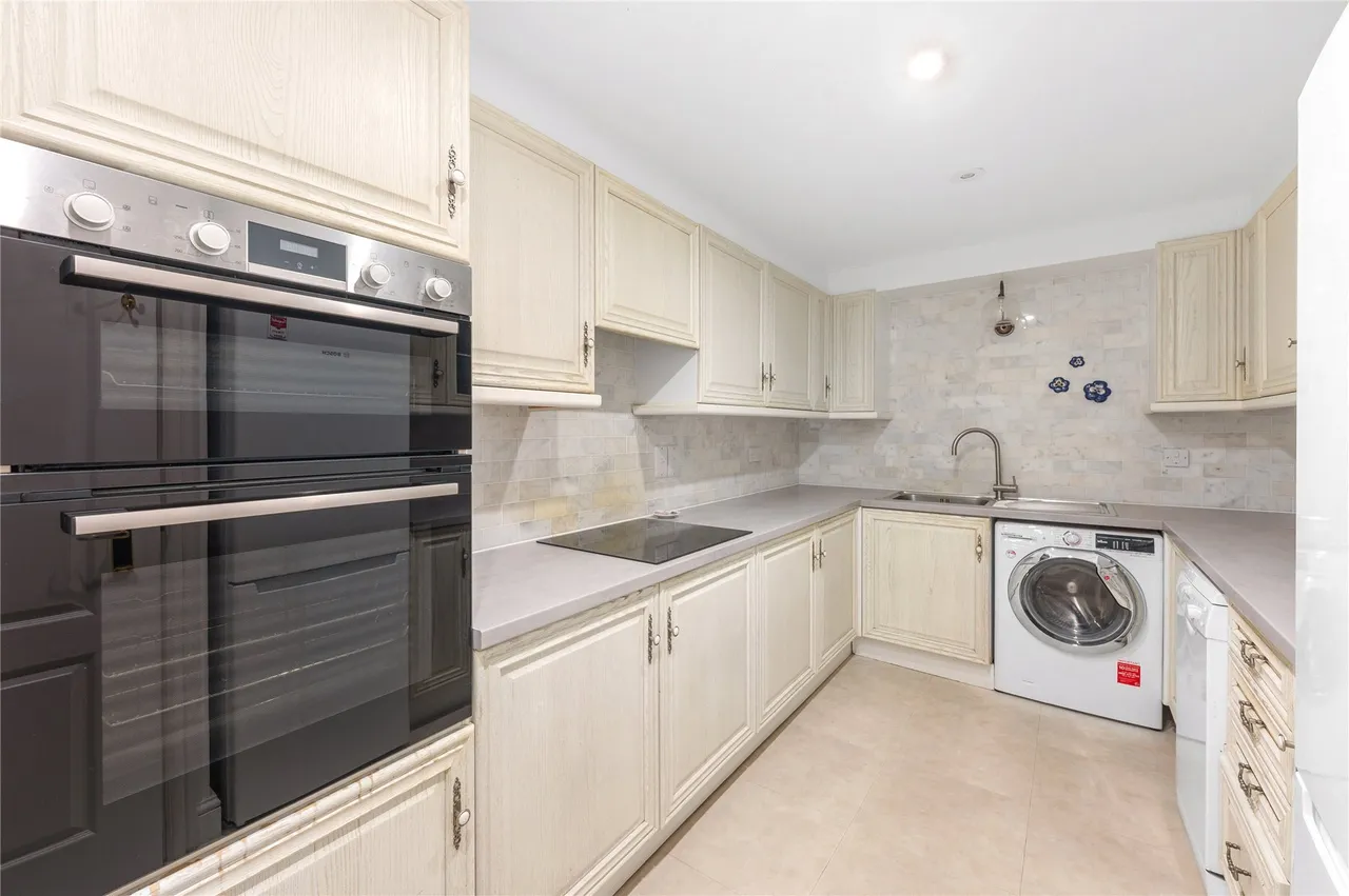 Chartwell House, 12 Ladbroke Terrace, London, W11, photo 4