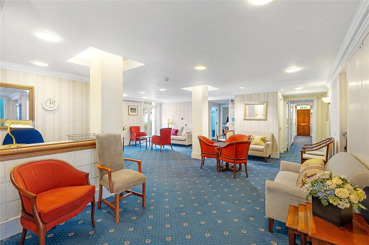 Chartwell House, 12 Ladbroke Terrace, London, W11, photo 8