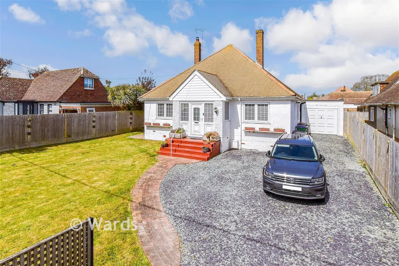 4 bed house for sale, Kingsway, Dymchurch, TN29