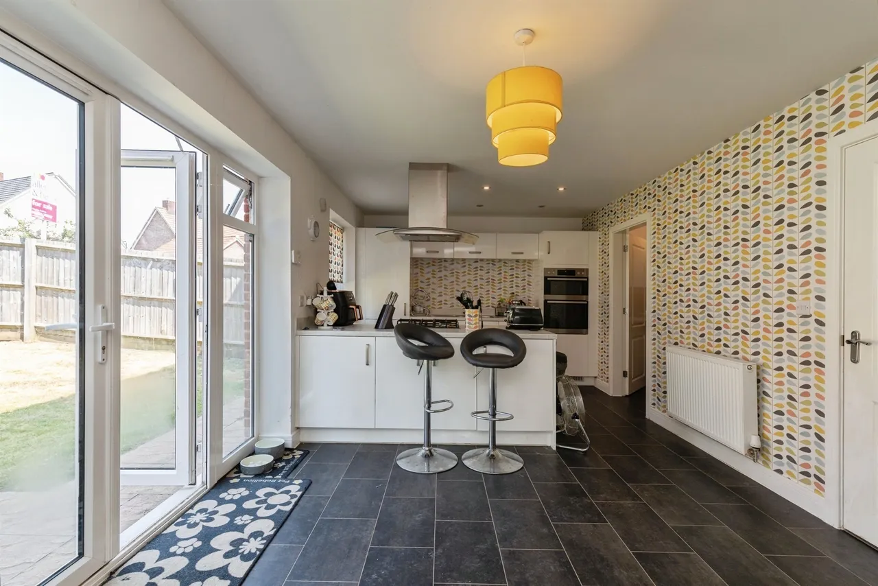 Kestrel Road, Charfield, GL12, photo 7