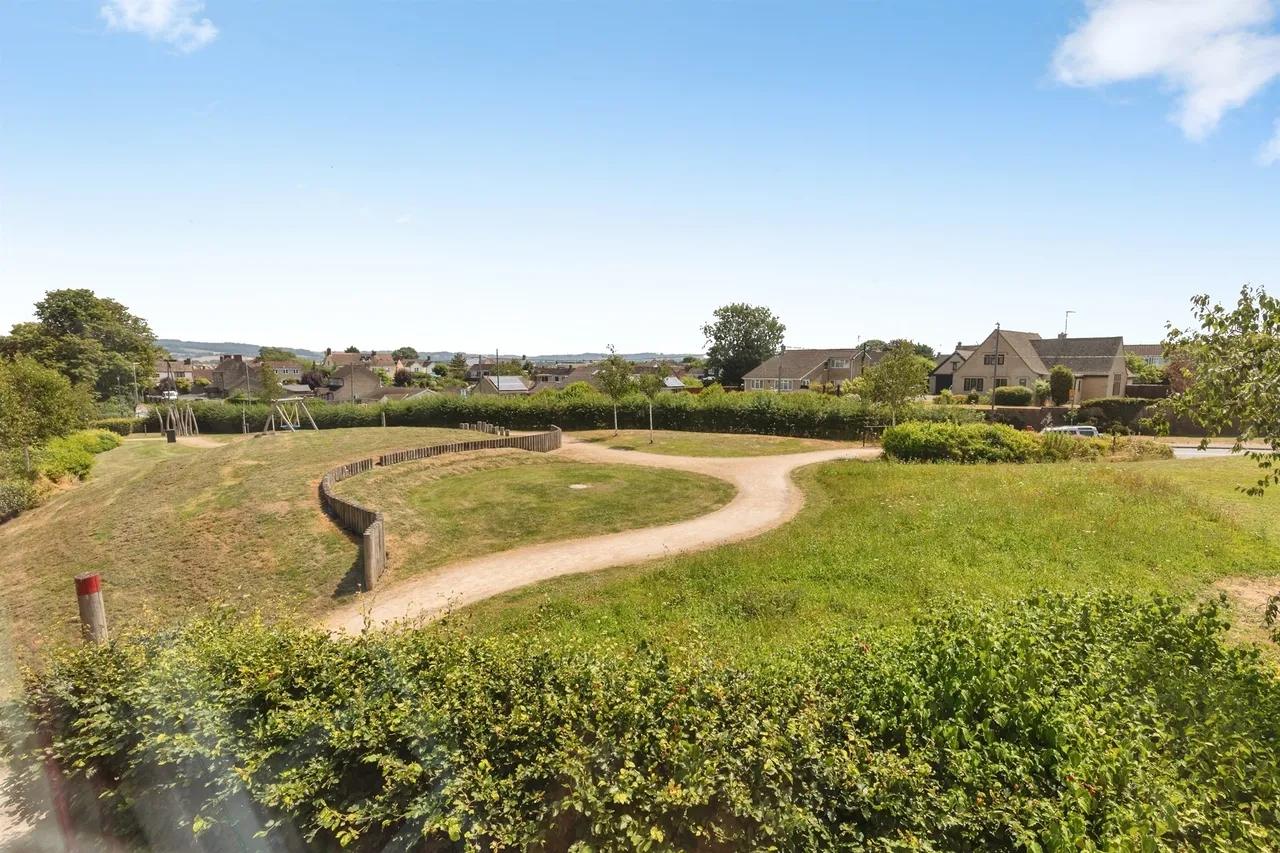 Kestrel Road, Charfield, GL12, photo 4