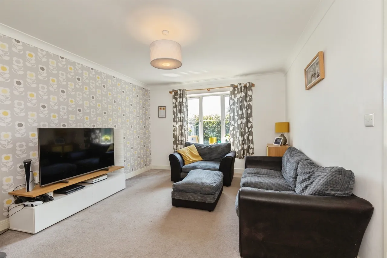 Kestrel Road, Charfield, GL12, photo 5