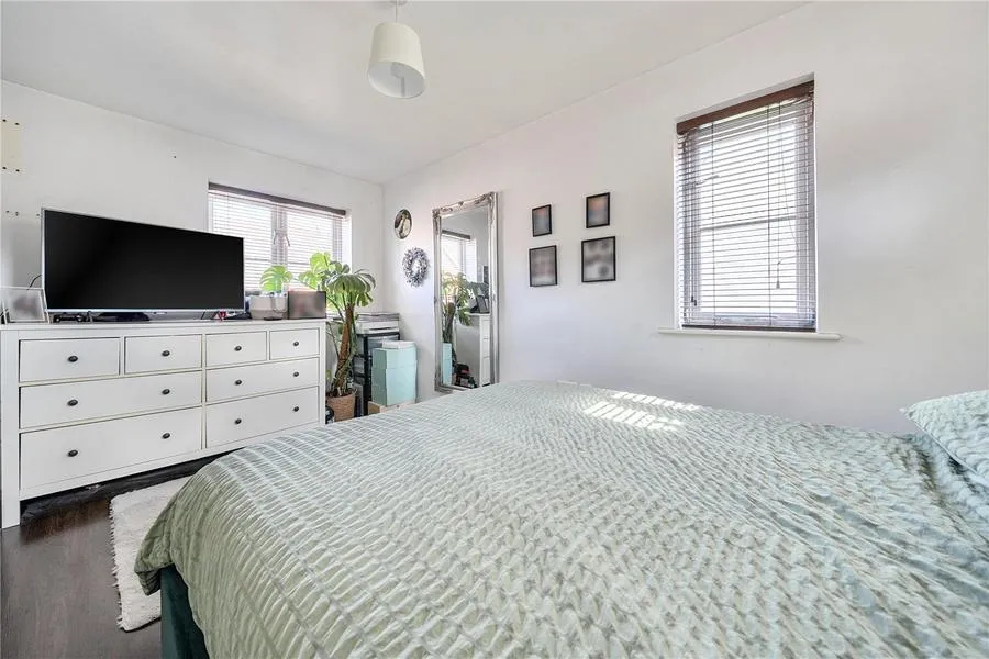 Basswood Drive, Basingstoke, RG24, photo 14