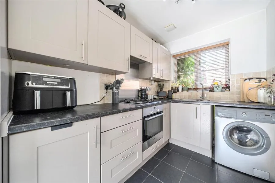 Basswood Drive, Basingstoke, RG24, photo 11
