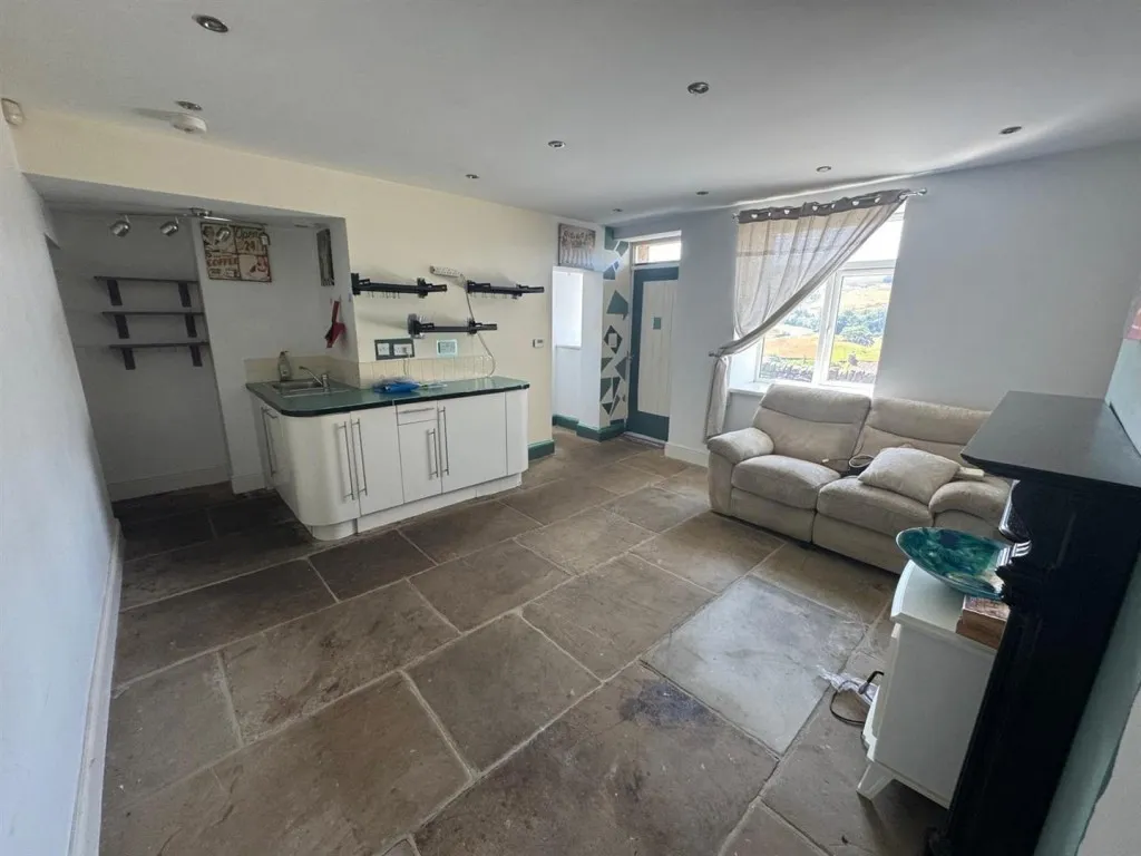 Denholme Road, Oxenhope, BD22, photo 4