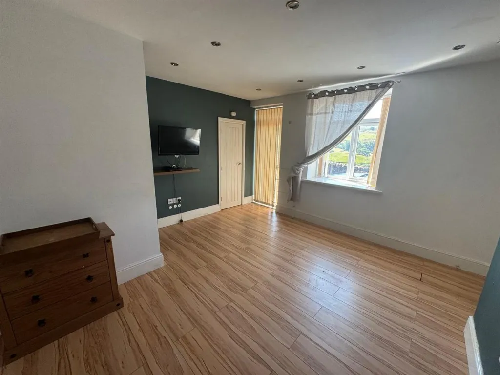 Denholme Road, Oxenhope, BD22, photo 9