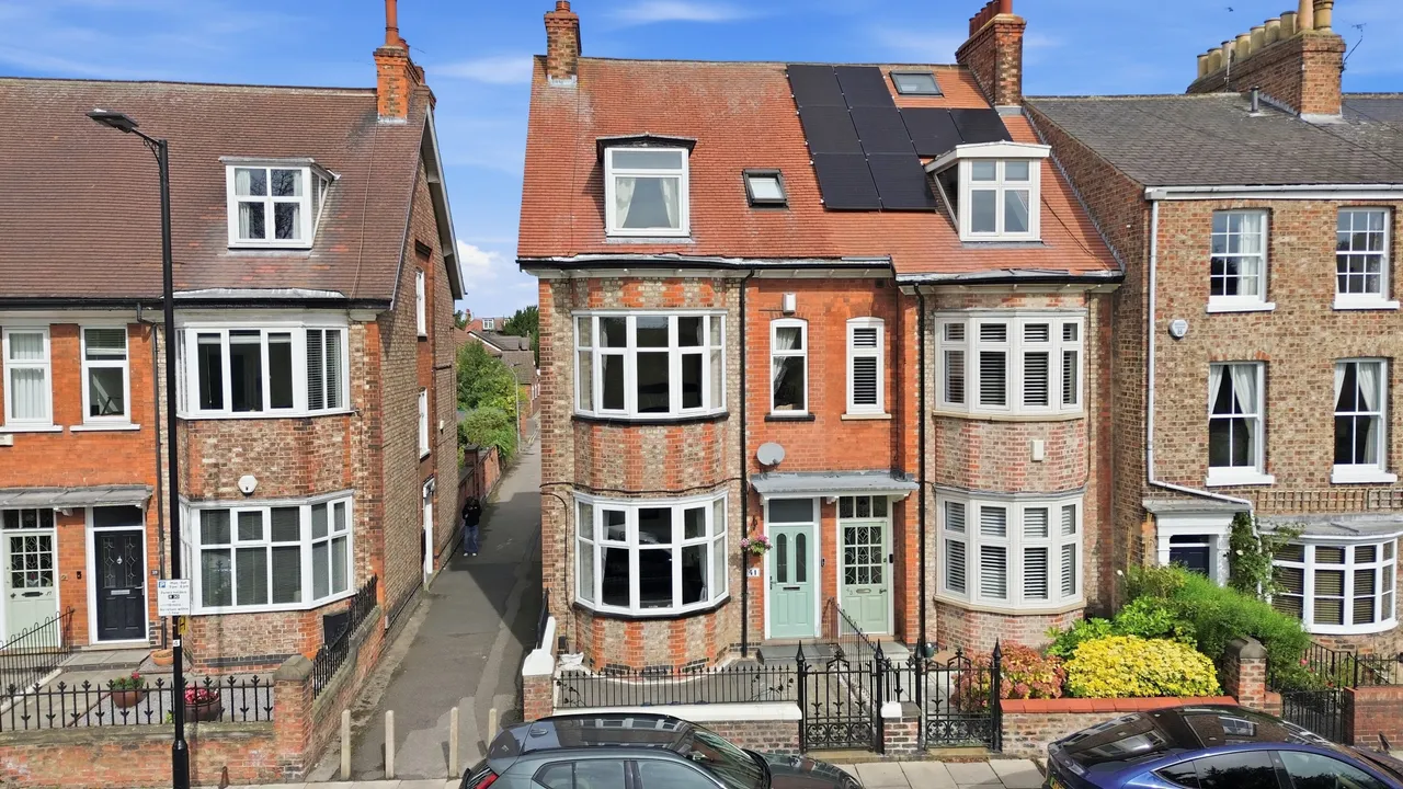 4 bed house for sale, East Parade, York, YO31