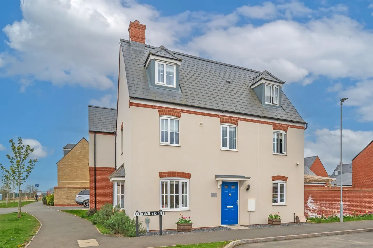 4 bed house for sale, Otter Street, Rothwell, NN14