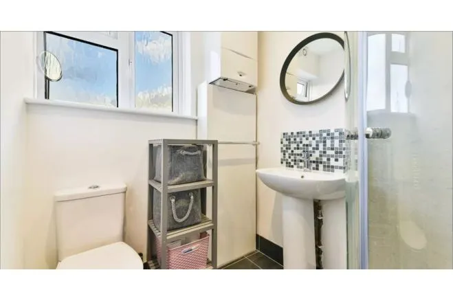 Bushey Road, London, SW20, photo 3