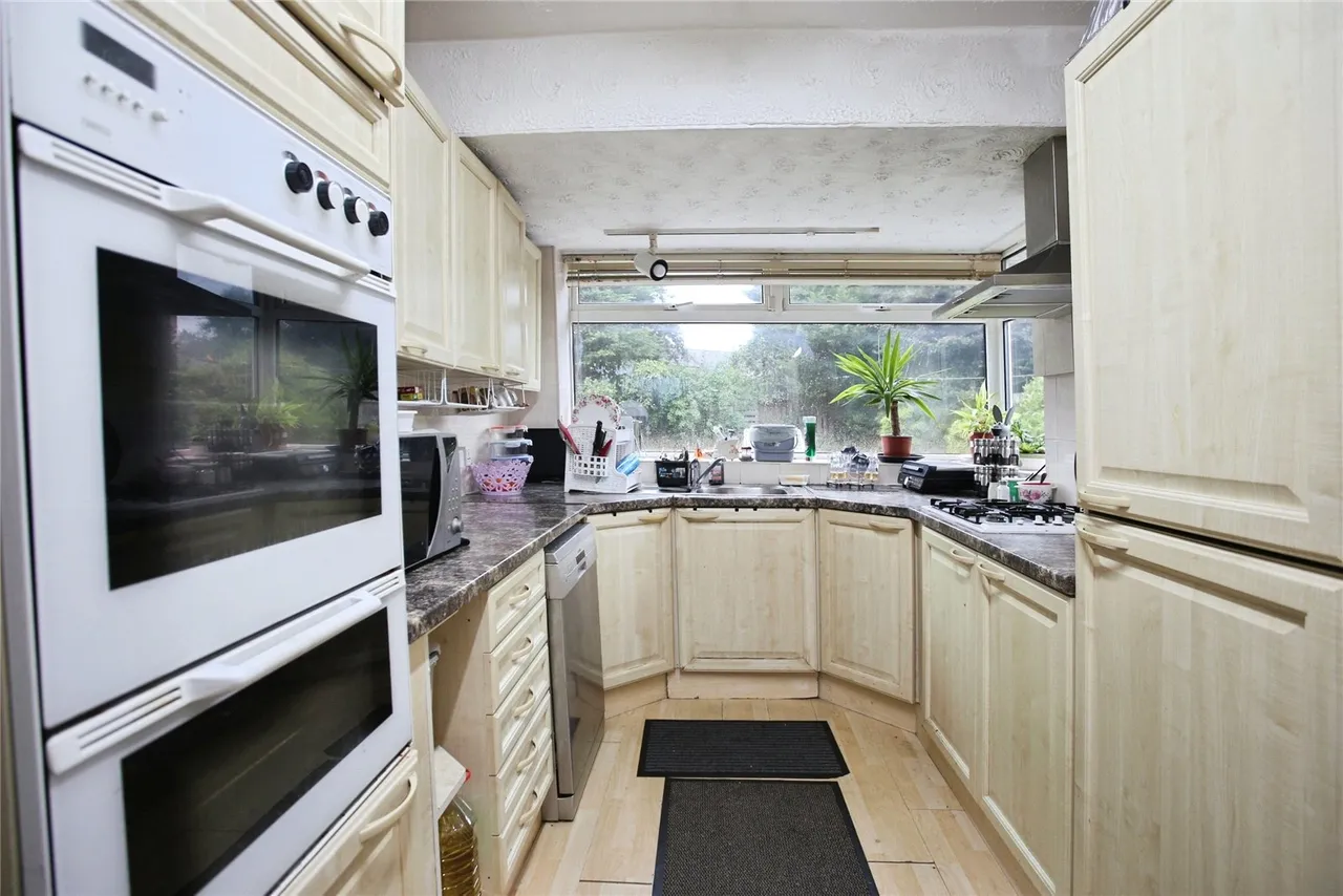 Buckingham Road West, Heaton Moor, SK4, photo 5