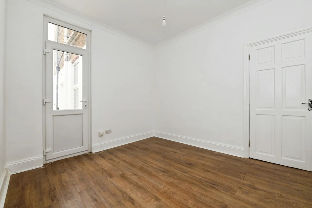 St. Anns Road, Southend-on-Sea, Essex, SS2, photo 5