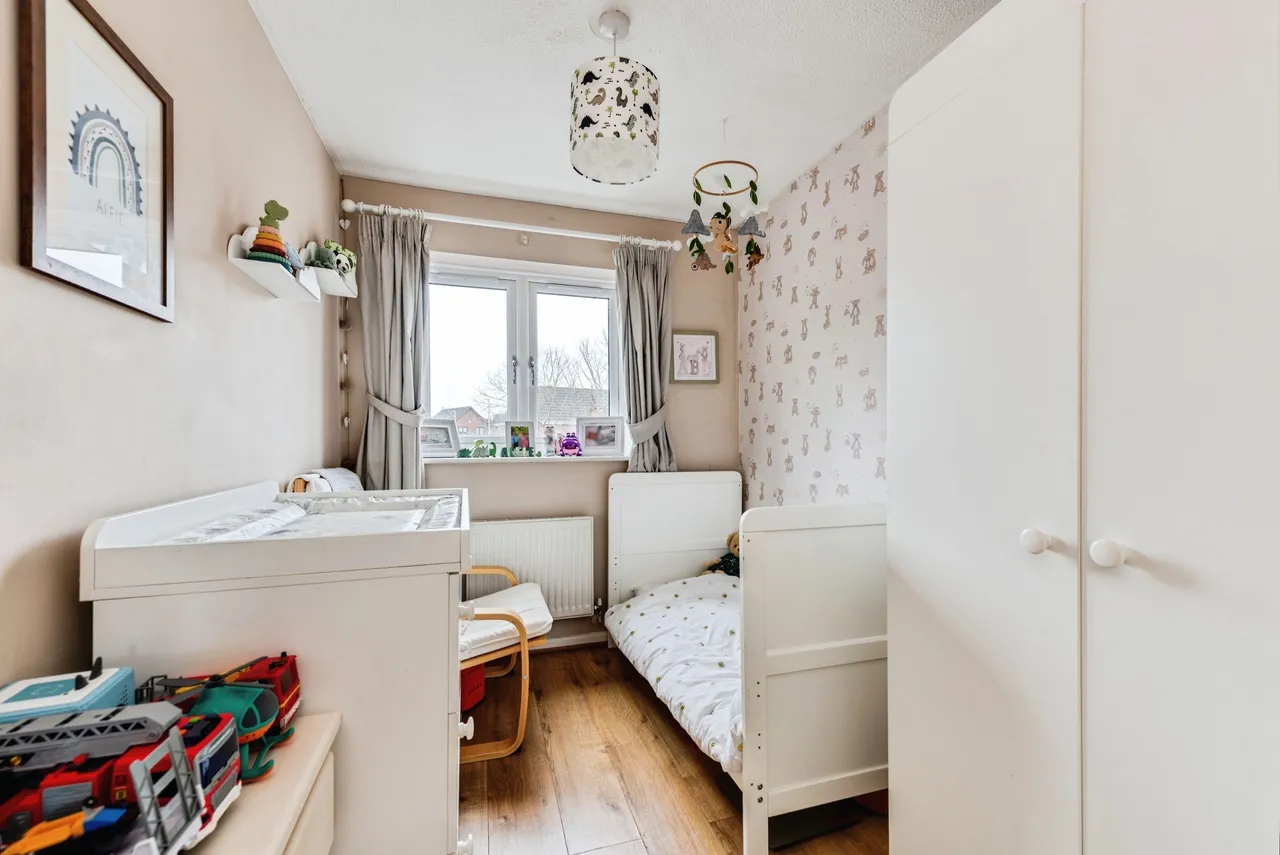 Thornhill Drive - St. Andrew's Ridge, Swindon, photo 11