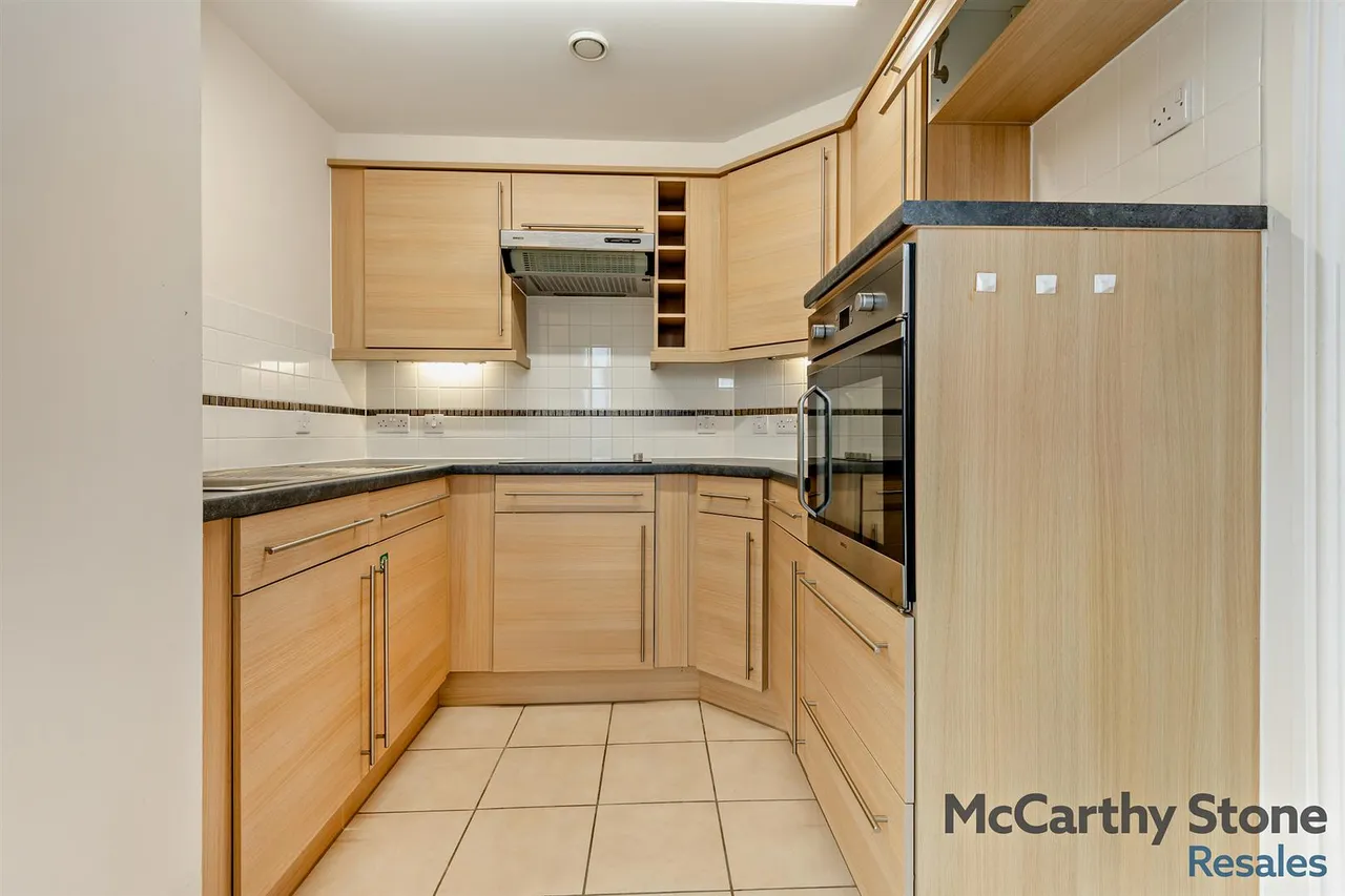 Avenue Road, Lymington, SO41, photo 6