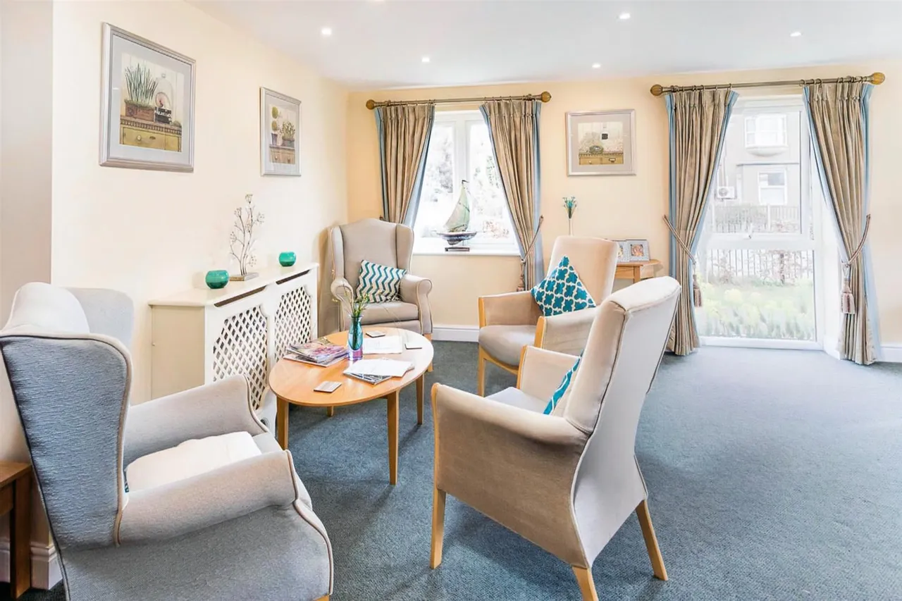 Avenue Road, Lymington, SO41, photo 15