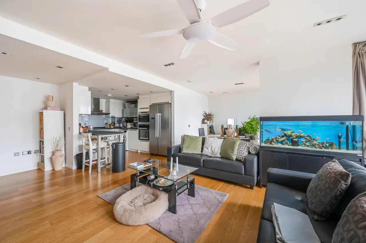 1401 New Providence Wharf, 1 Fairmont Avenue, London, photo 3