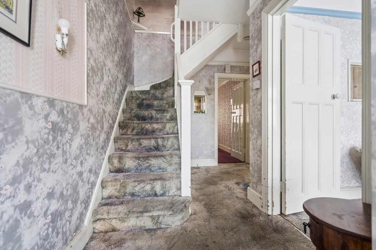 Oxhey Avenue, Watford, Watford, WD19 4HB, photo 5