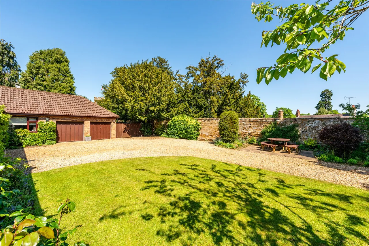 Dallington Road, Dallington, NN5, photo 20
