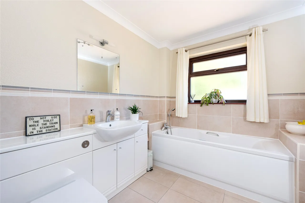 Dallington Road, Dallington, NN5, photo 17