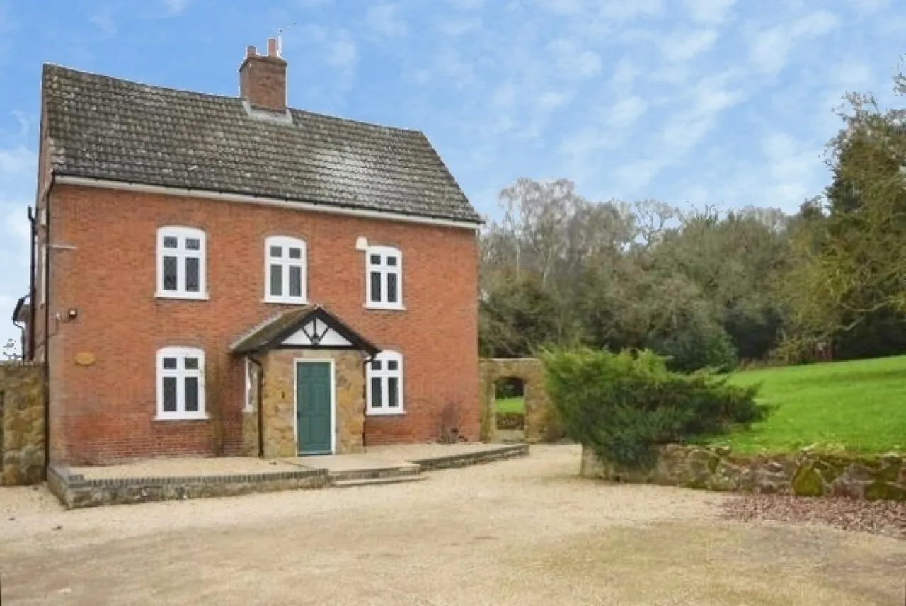 4 bed property to rent, Kinwalsey Lane, Meriden, CV7