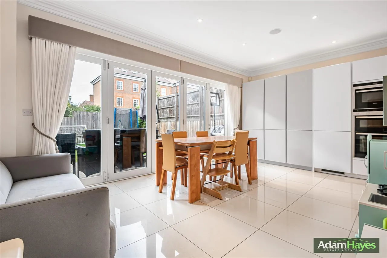 Amberden Avenue, Finchley, N3, photo 14
