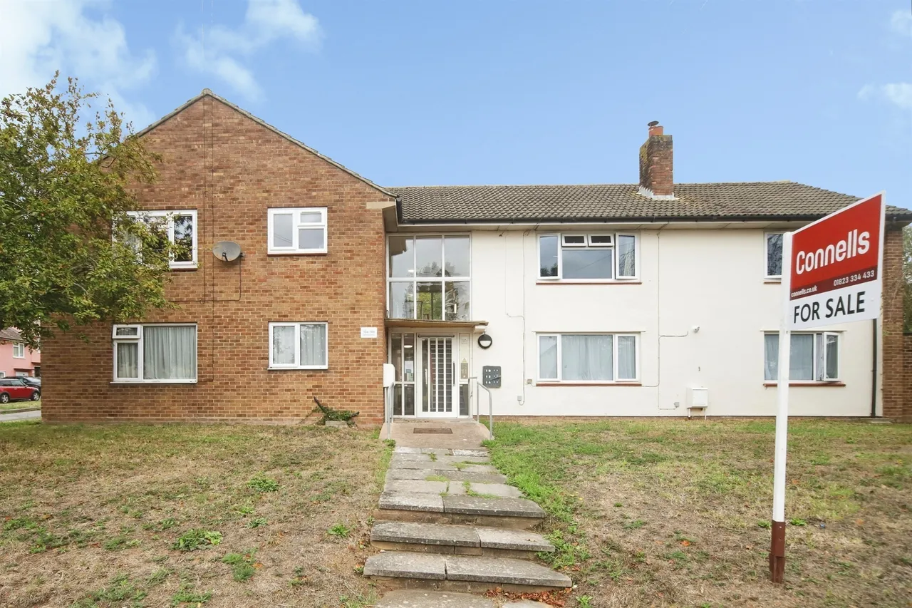 1 bed flat for sale — Blackmoor Road, Taunton