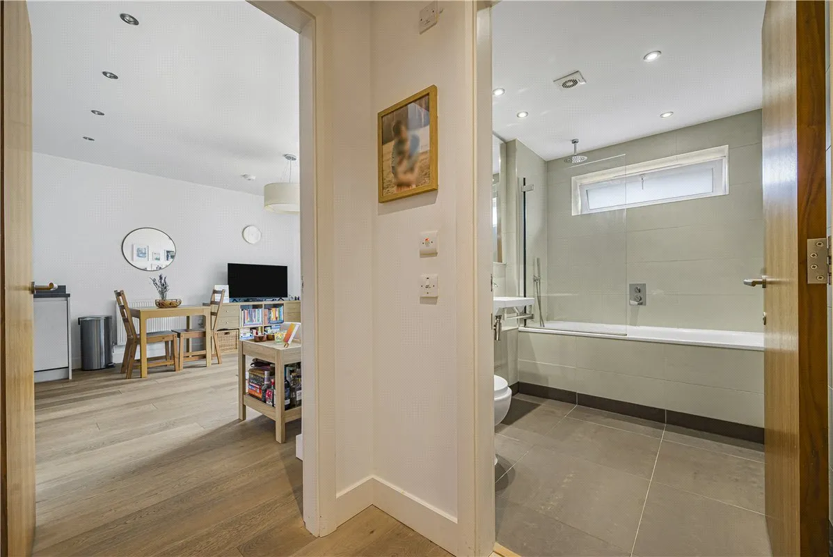 Knoll Rise, Orpington, BR6, photo 9
