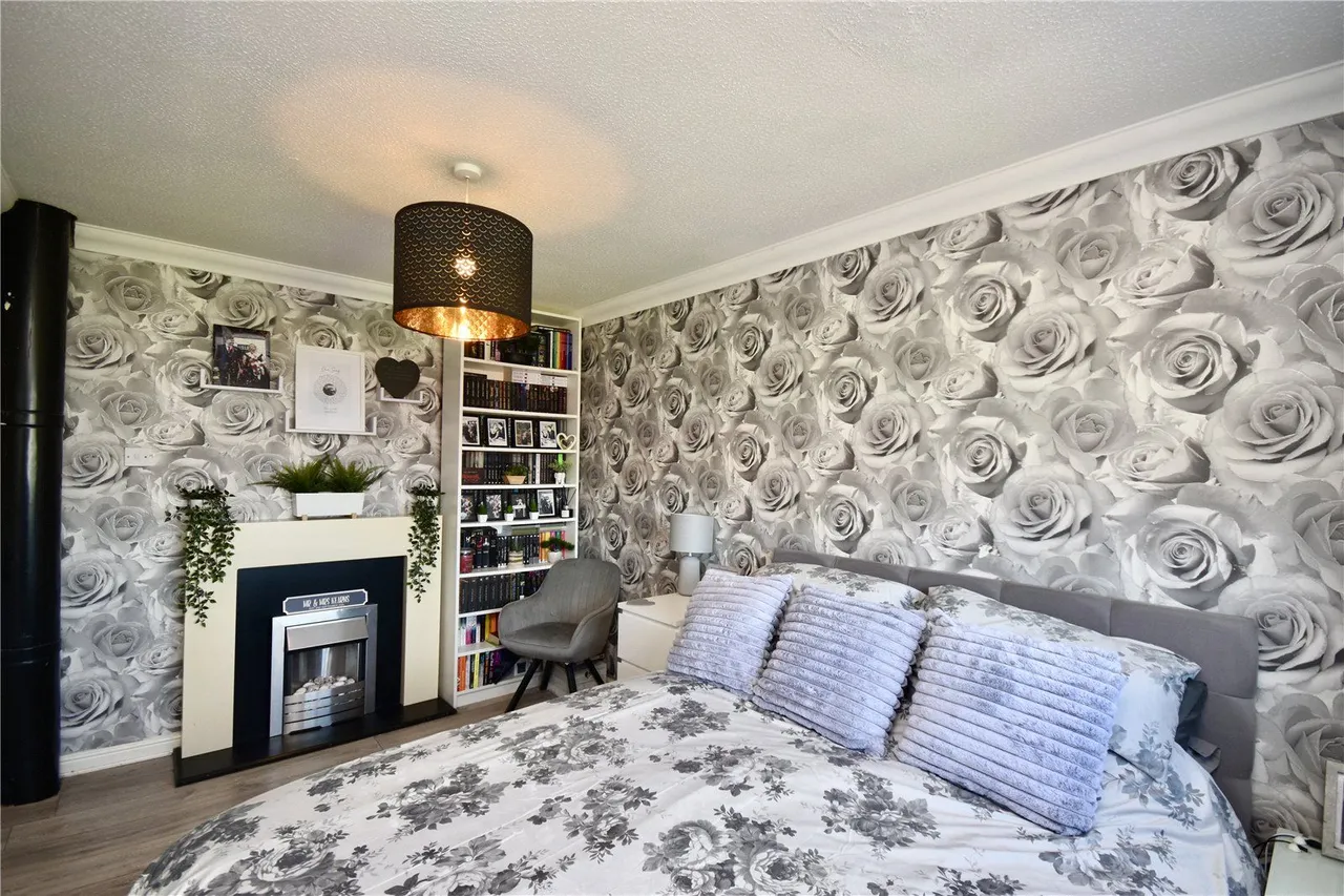 Luzley Brook Road, Royton, OL2, photo 13
