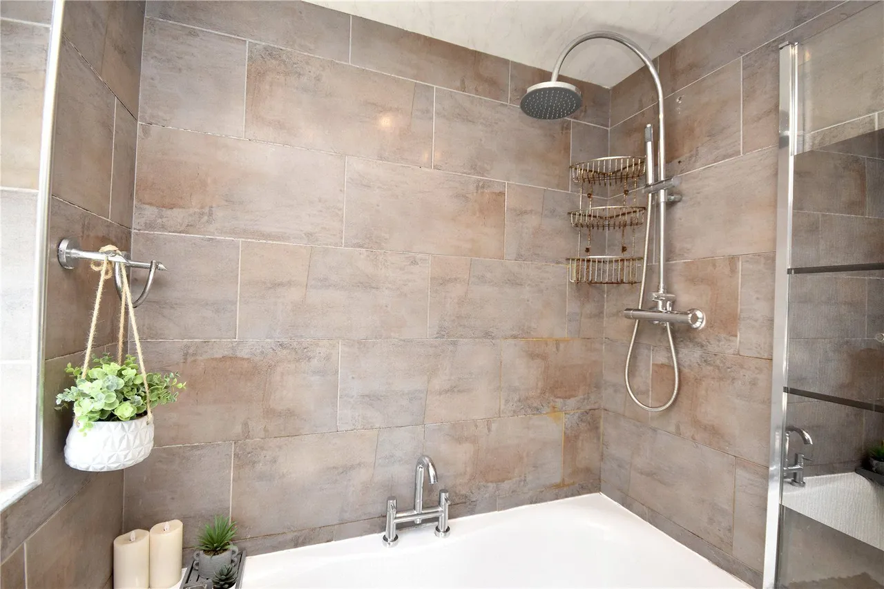Luzley Brook Road, Royton, OL2, photo 14