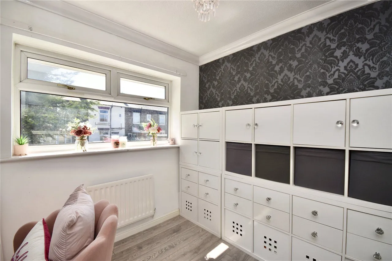 Luzley Brook Road, Royton, OL2, photo 18