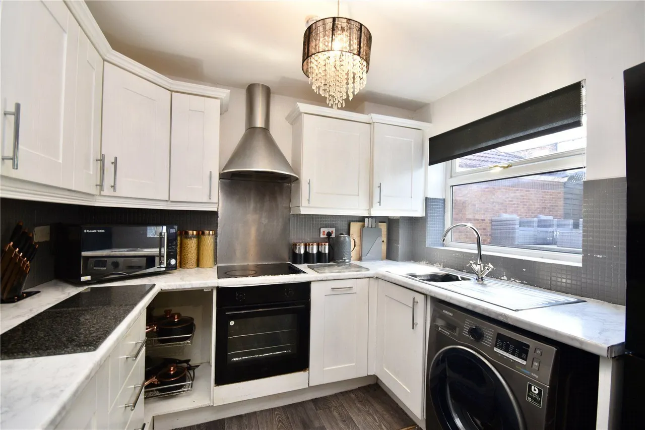 Luzley Brook Road, Royton, OL2, photo 4