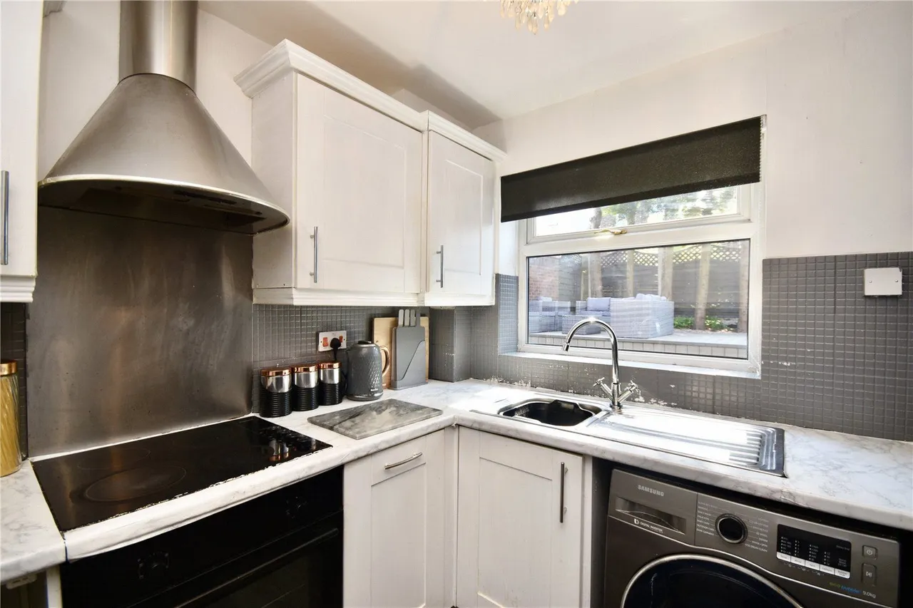 Luzley Brook Road, Royton, OL2, photo 6