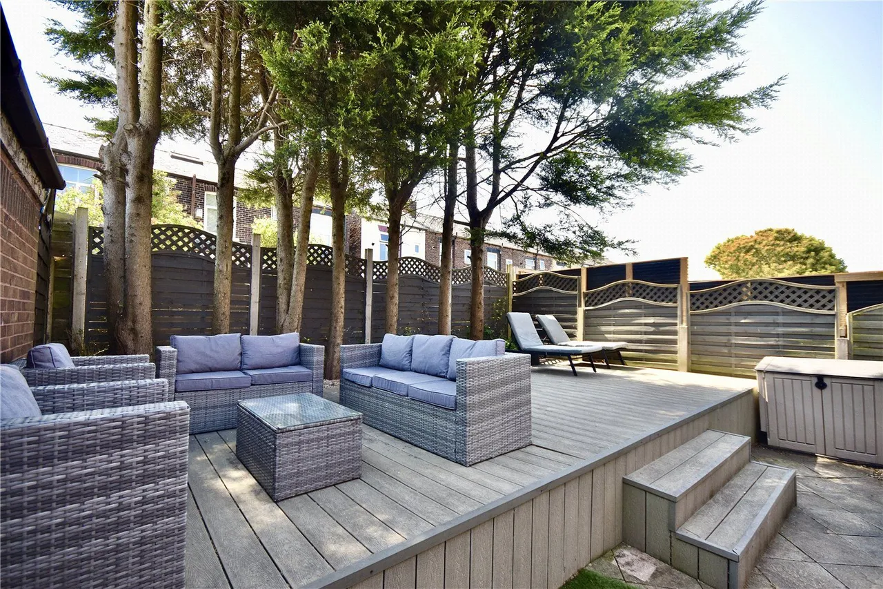 Luzley Brook Road, Royton, OL2, photo 10