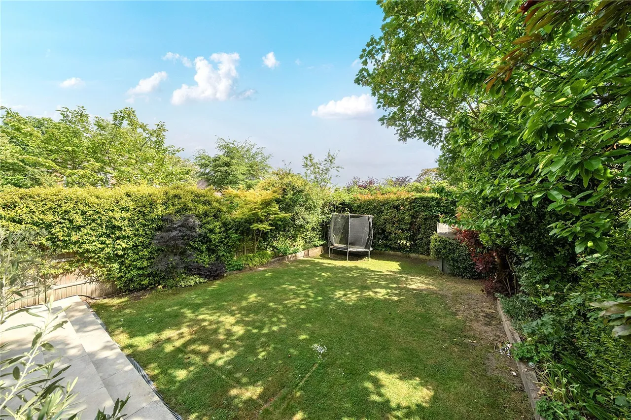 Meadowbank, SE3, photo 42