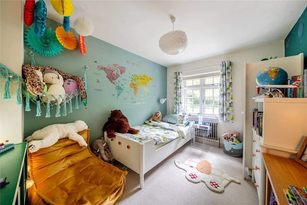 Meadowbank, SE3, photo 15